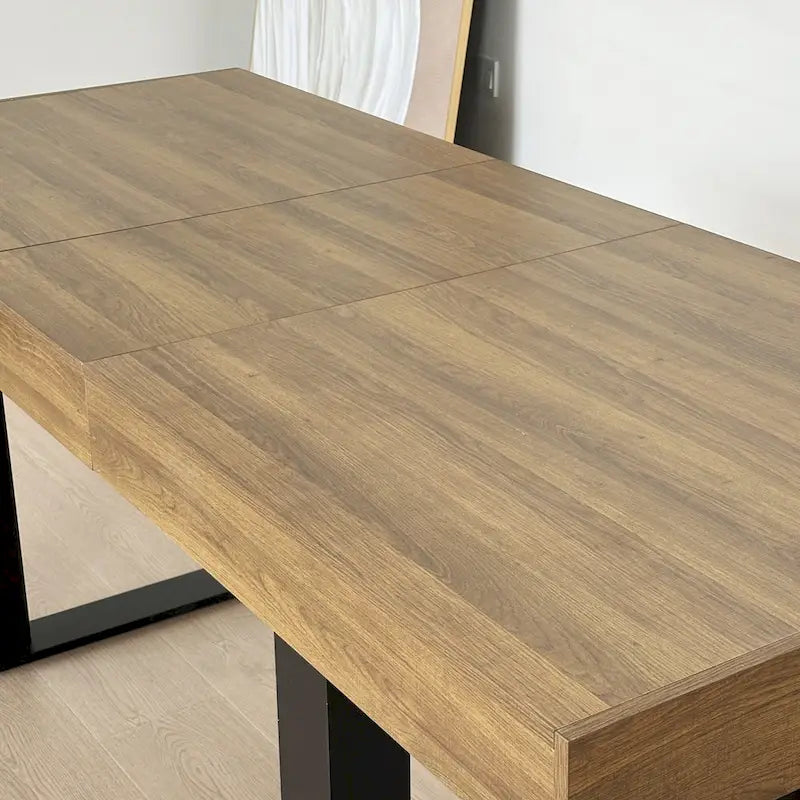 Versatile Extendable Dining Table for Large Gatherings, Enhancing Dining Experience